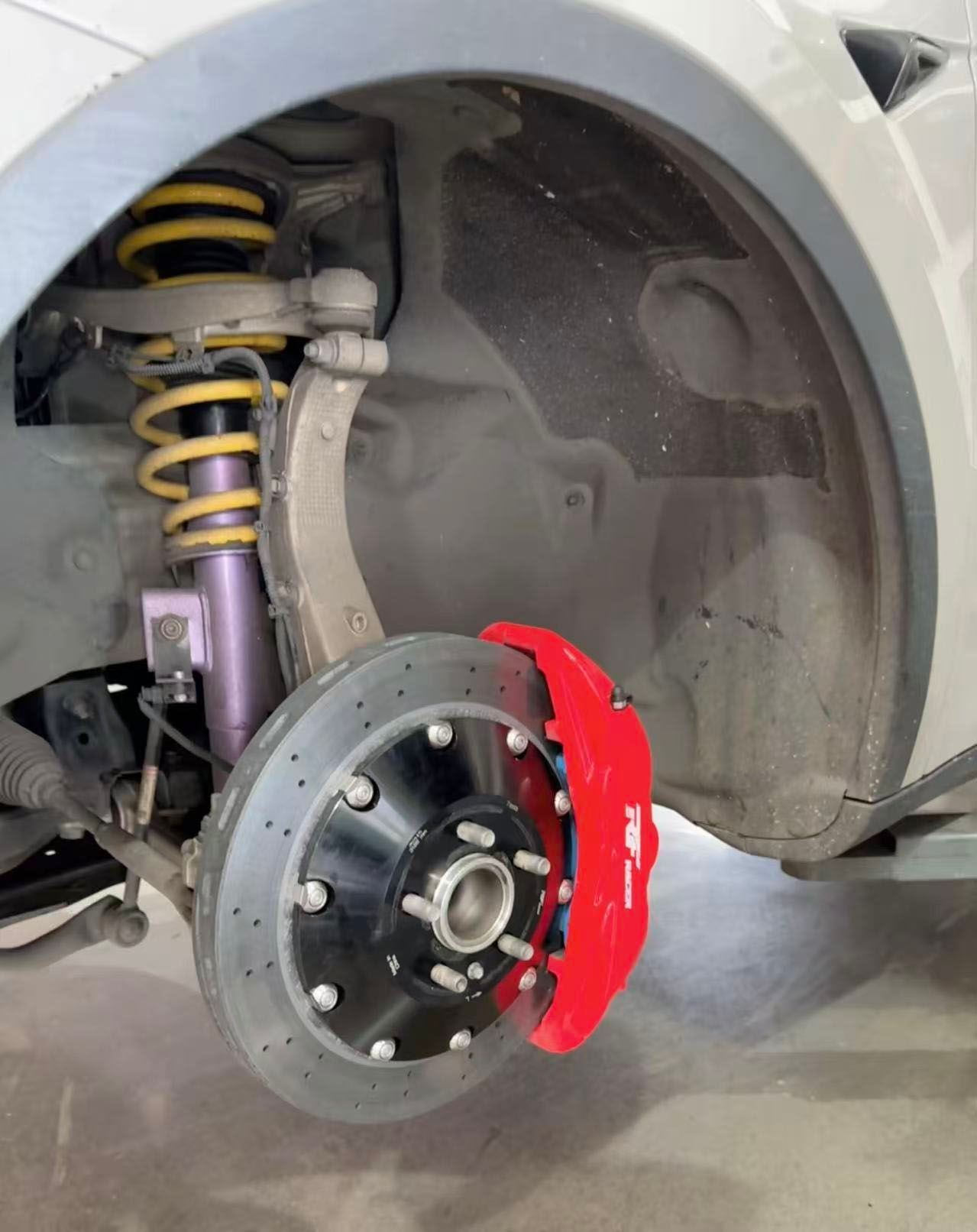 rf-racer-lightweight-brake-installation-precision