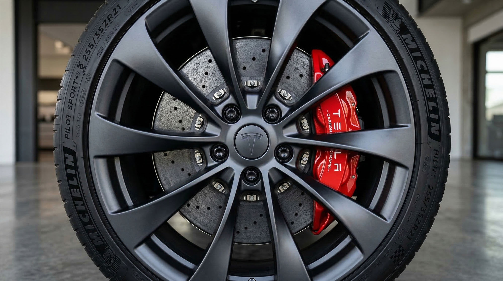 Model Y 的制动觉醒：告别生锈软脚，RF x 道普安碳陶套装重塑电车质感