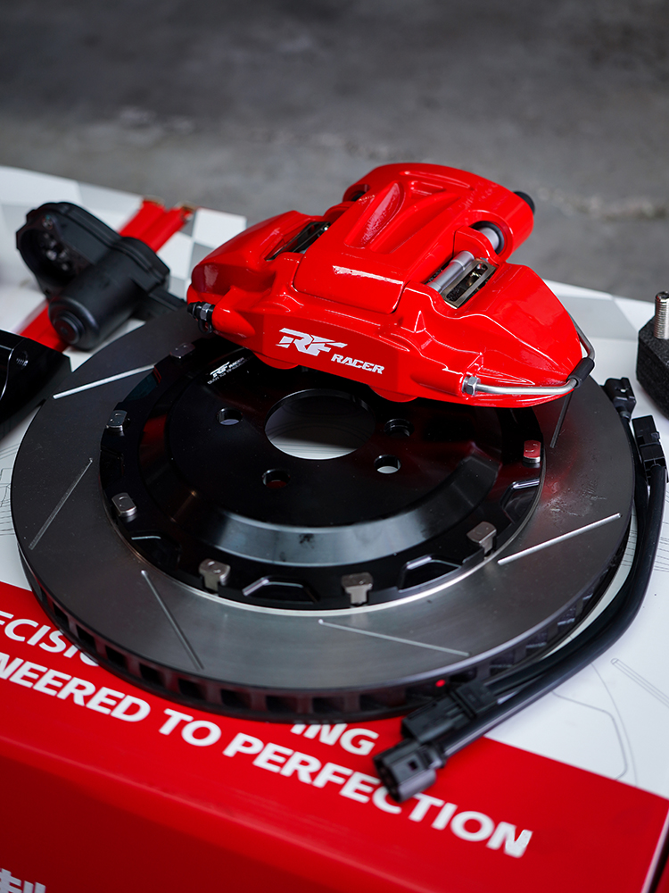 宝马X3刹车升级方案 | 前RF640六活塞后RF430机电一体四活塞 | 锐迪凡（RF RACER）