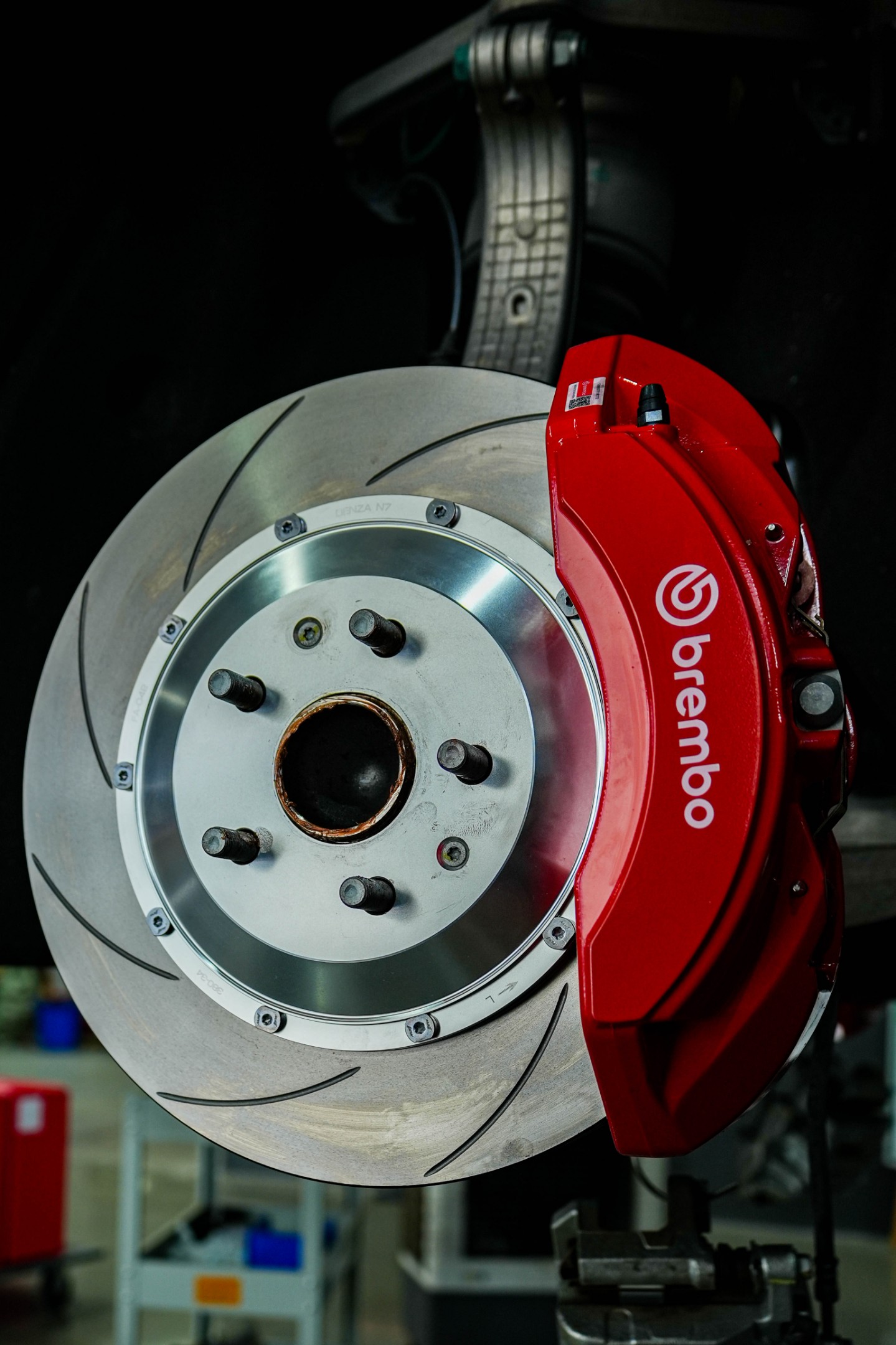 腾势N7刹车升级方案 | Brembo F042前轮六活塞卡钳匹配划线高碳盘 | 锐迪凡（RF RACER）