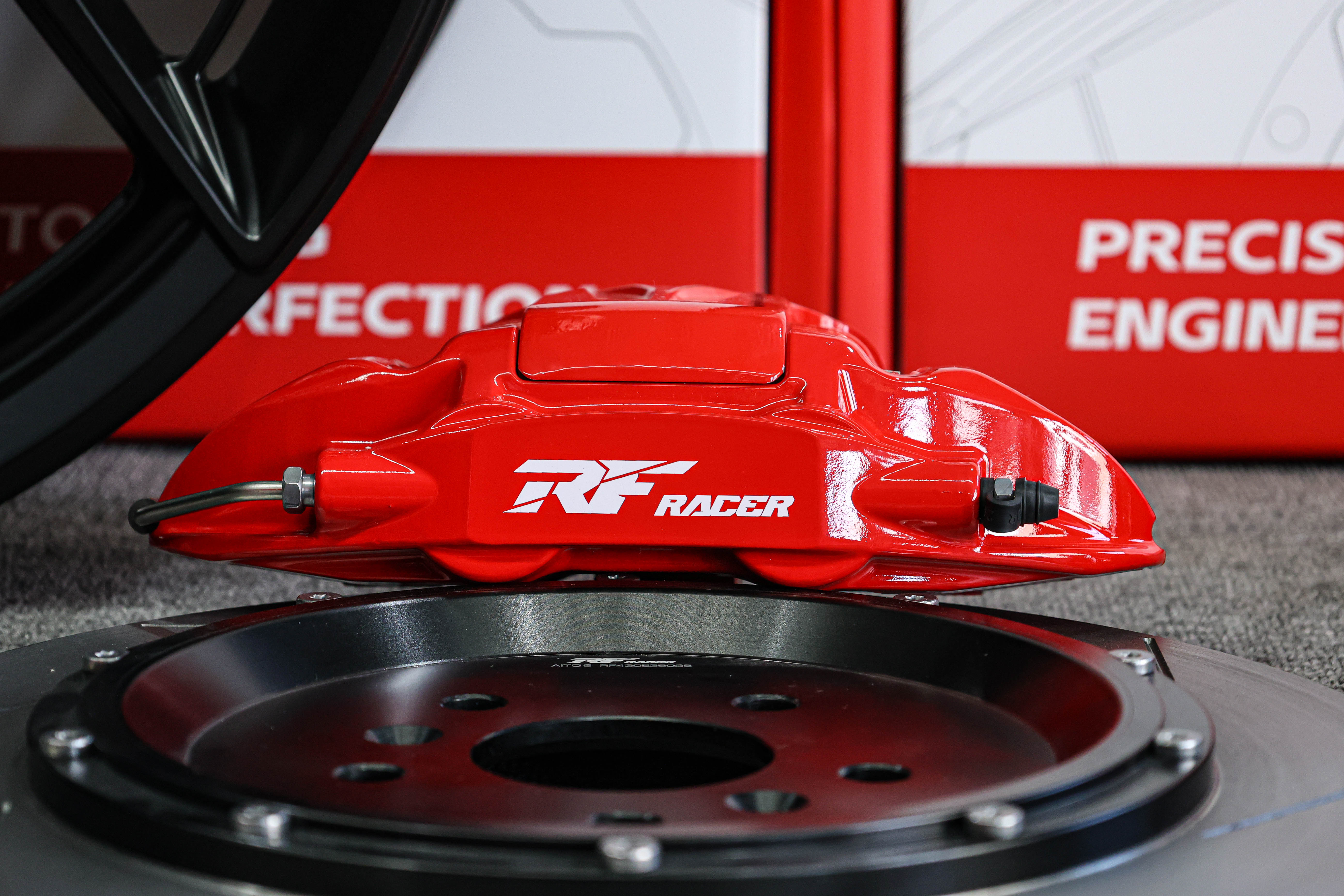 问界M9刹车升级方案 | 前RF820八活塞后RF430机电四活塞 | 锐迪凡（RF RACER）