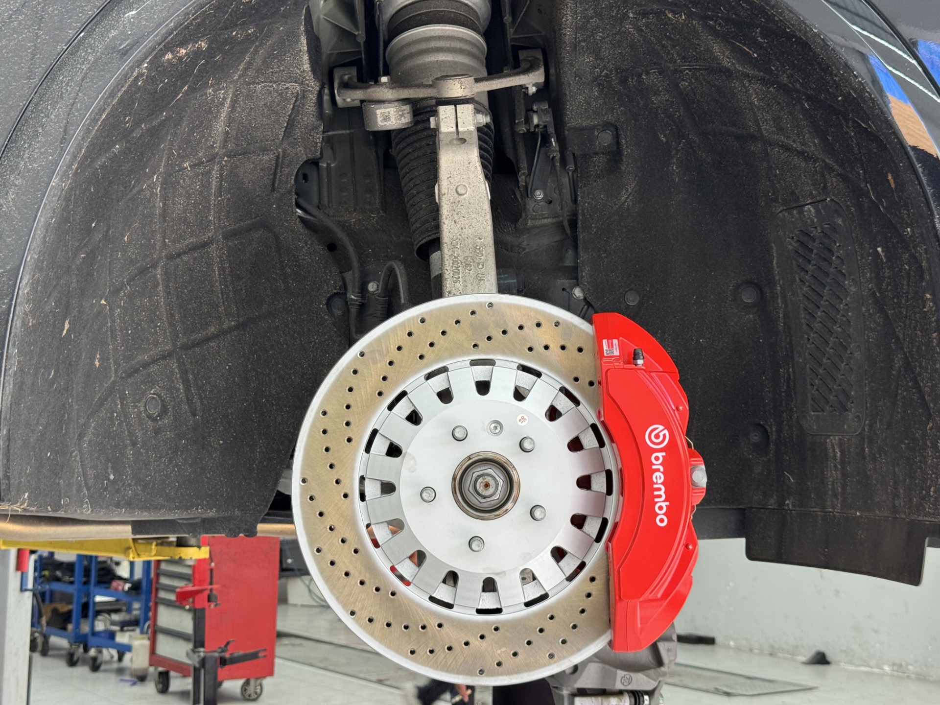 理想L7刹车升级方案 | Brembo F042前轮六活塞卡钳套件广州实装 | 锐迪凡（RF RACER）