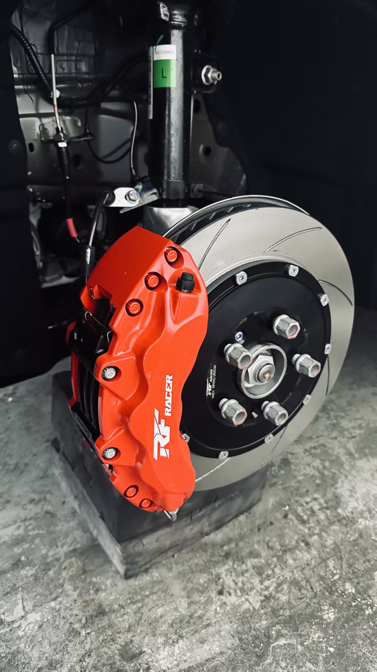 魏派WEY高山刹车升级 | RF610前轮六活塞免法兰方案 - 锐迪凡 RF RACER